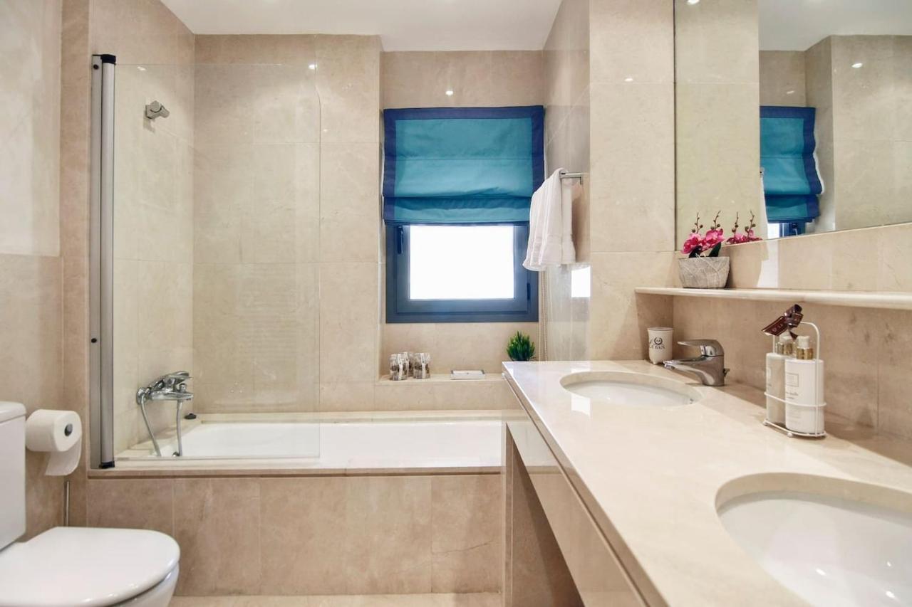 Polo Royale Waterfront Luxury Apt - 3 Terraces And Pool Sotogrande Zewnętrze zdjęcie